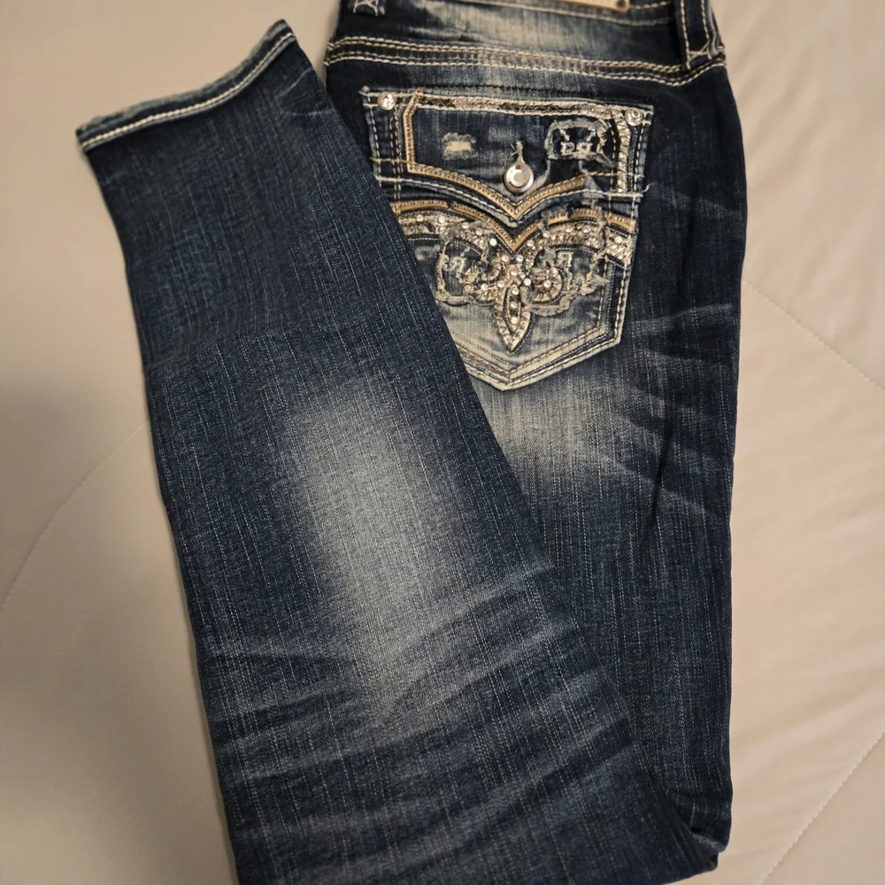 Women's Rock Revival Jeans - Picture 8 of 8